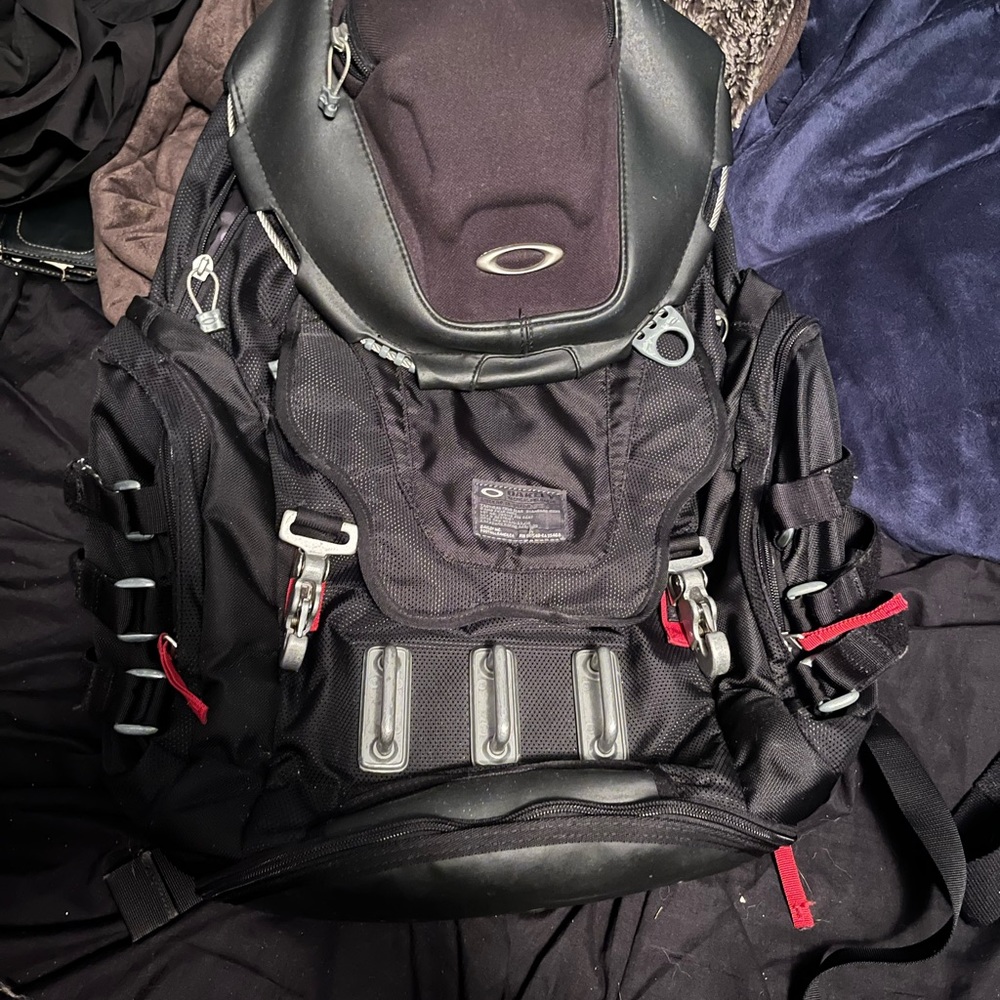 Oakley Kitchen Sink Backpack black/red